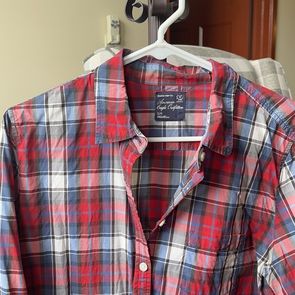 American Eagle Classic Prep Fit Button Down - Picture 3 of 10